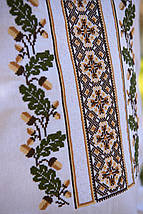 Чоловіча вишиванка з дубовим листям і геометричним орнаментом на льоні з еластаном у розмірах S–5XL, фото 2