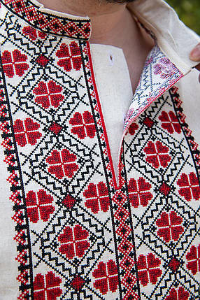 Святкова сорочка з льону для чоловіків із червоно-чорною вишивкою символу роду на натуральному полотні, фото 2