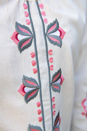 Вишиванка для дівчинки з льону з пишною гладдю на рукавах і грудях розміри 110–164, фото 2
