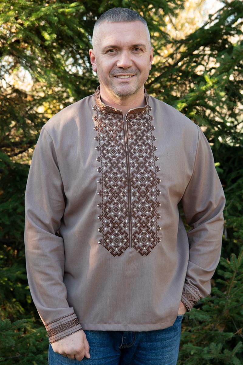 Чоловіча вишиванка кольору какао з вишивкою гладдю геометричний орнамент льон еластан розміри M–5XL