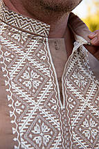 Світла чоловіча вишиванка кольору какао з білим орнаментом льон довгий рукав розміри M–5XL, фото 2