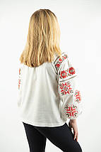 Дитяча вишиванка молочного кольору з червоною вишивкою троянд і геометрією розміри 110–164, фото 4