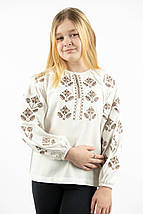 Вишиванка для дівчинки молочного кольору з коричневою геометричною вишивкою 110–164 розмірів, фото 5