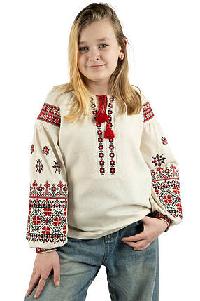 Вишиванка для дівчинки з червоно-чорною геометричною вишивкою на молочній тканині 110–164, фото 1