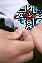 Чоловіча вишиванка з барвистими птахами та геометрією на білому льоні в українському стилі, фото 4