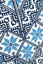 Вишиванка для хлопчика білого кольору з синьо-блакитною вишивкою геометричного орнаменту 110–164, фото 4