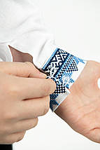 Вишиванка для хлопчика білого кольору з синьо-блакитною вишивкою геометричного орнаменту 110–164, фото 5