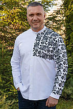 Чоловіча сорочка з асиметричною чорною вишивкою квітів на білому тлі M–2XL, фото 5