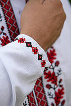 Чоловіча вишиванка великих розмірів з червоно-чорною вишивкою дубового листя M–5XL біла сорочка, фото 4