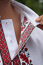 Чоловіча вишиванка з коротким рукавом біла з червоними дубовими листками і геометричним орнаментом, фото 4