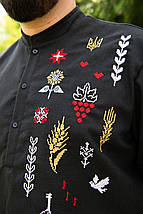 Чорна чоловіча вишиванка з коротким рукавом із кольоровими символами на грудях для розмірів M–5XL, фото 2