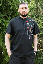 Чорна чоловіча вишиванка з коротким рукавом із кольоровими символами на грудях для розмірів M–5XL, фото 5