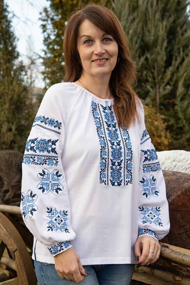 ΠΠ»Π°ΡΠΈΡΠ½Π° Π²ΠΈΡΠΈΠ²Π°Π½ΠΊΠ° ΠΆΡΠ½ΠΎΡΠ° Π±ΡΠ»Π° Π· Π³Π΅ΠΎΠΌΠ΅ΡΡΠΈΡΠ½ΠΈΠΌ ΡΠΈΠ½ΡΠΌ ΠΎΡΠ½Π°ΠΌΠ΅Π½ΡΠΎΠΌ Ρ
ΡΠ΅ΡΡΠΈΠΊΠΎΠΌ Π½Π° Π³ΡΡΠ΄ΡΡ
Ρ ΡΡΠΊΠ°Π²Π°Ρ