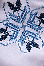 ΠΠ»Π°ΡΠΈΡΠ½Π° Π²ΠΈΡΠΈΠ²Π°Π½ΠΊΠ° ΠΆΡΠ½ΠΎΡΠ° Π±ΡΠ»Π° Π· Π³Π΅ΠΎΠΌΠ΅ΡΡΠΈΡΠ½ΠΈΠΌ ΡΠΈΠ½ΡΠΌ ΠΎΡΠ½Π°ΠΌΠ΅Π½ΡΠΎΠΌ Ρ
ΡΠ΅ΡΡΠΈΠΊΠΎΠΌ Π½Π° Π³ΡΡΠ΄ΡΡ
Ρ ΡΡΠΊΠ°Π²Π°Ρ
, ΡΠΎΡΠΎ 3