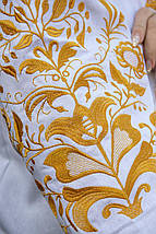 Біла сорочка жіноча з золотою вишивкою гладдю на рукавах і пташками для урочистих подій, фото 4