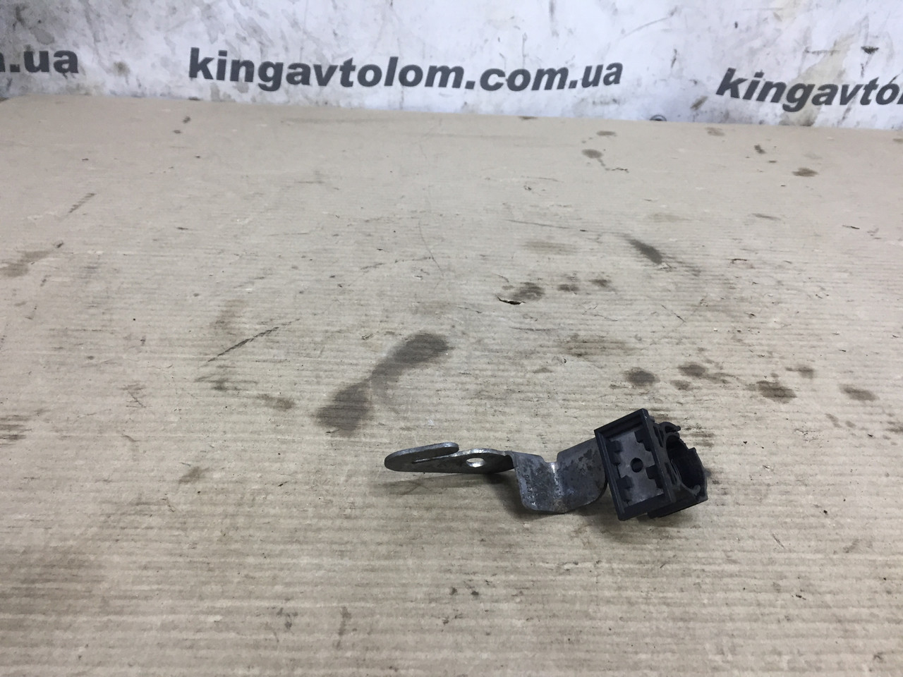 Кронштейн Skoda Octavia A5 06A971502F, фото 1