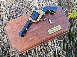 Мініатюрний револьвер Colt «Peacemaker»