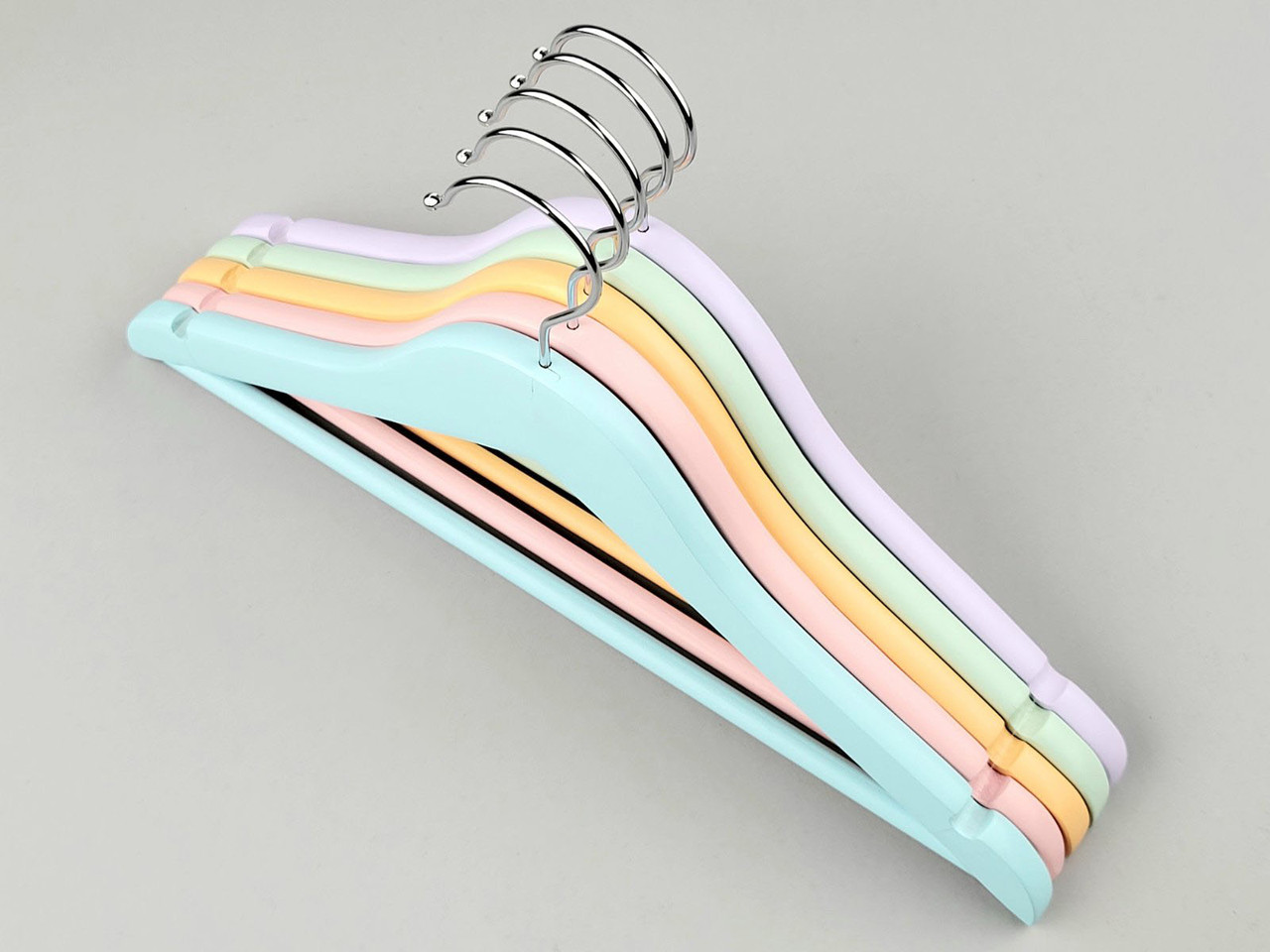 Плічка вішалки тремпеля дерев'яні мікс кольорів, довжина 36 см, в упаковці 5 штук