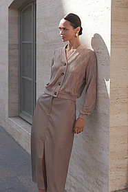 Жіноча спідниця з еко-шкіри чорна міді з розрізом, розміри 42-52 коричнева