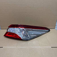 Toyota Camry 70 Задний правый фонарь ( Нюанс на 4 фото )