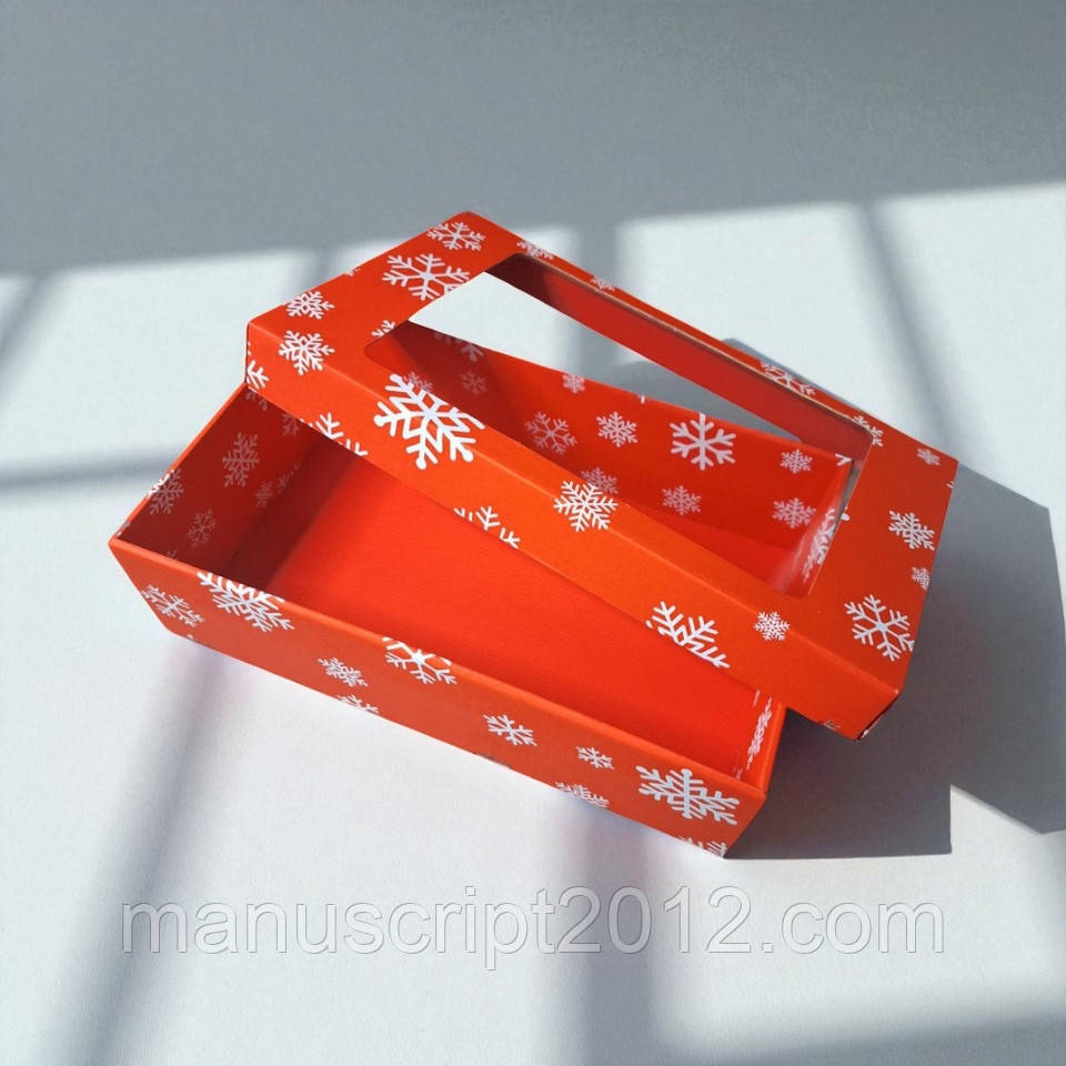 Коробка подарункова з кришкою (350х210х100мм.) червона з білими сніжинками