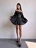Жіноча атласна сукня міні з об'ємними рукавами та мереживом, фото 5