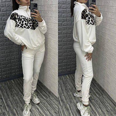 Велюровий костюм з леопардовим принтом