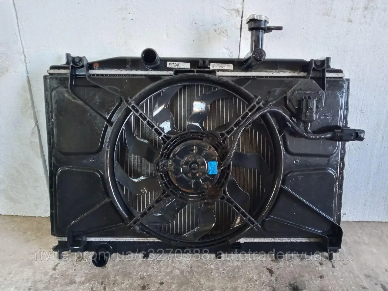 Диффузор в сборе Hyundai Accent 2005-2010 (оригинал) б.у 25380-1E050, фото 1