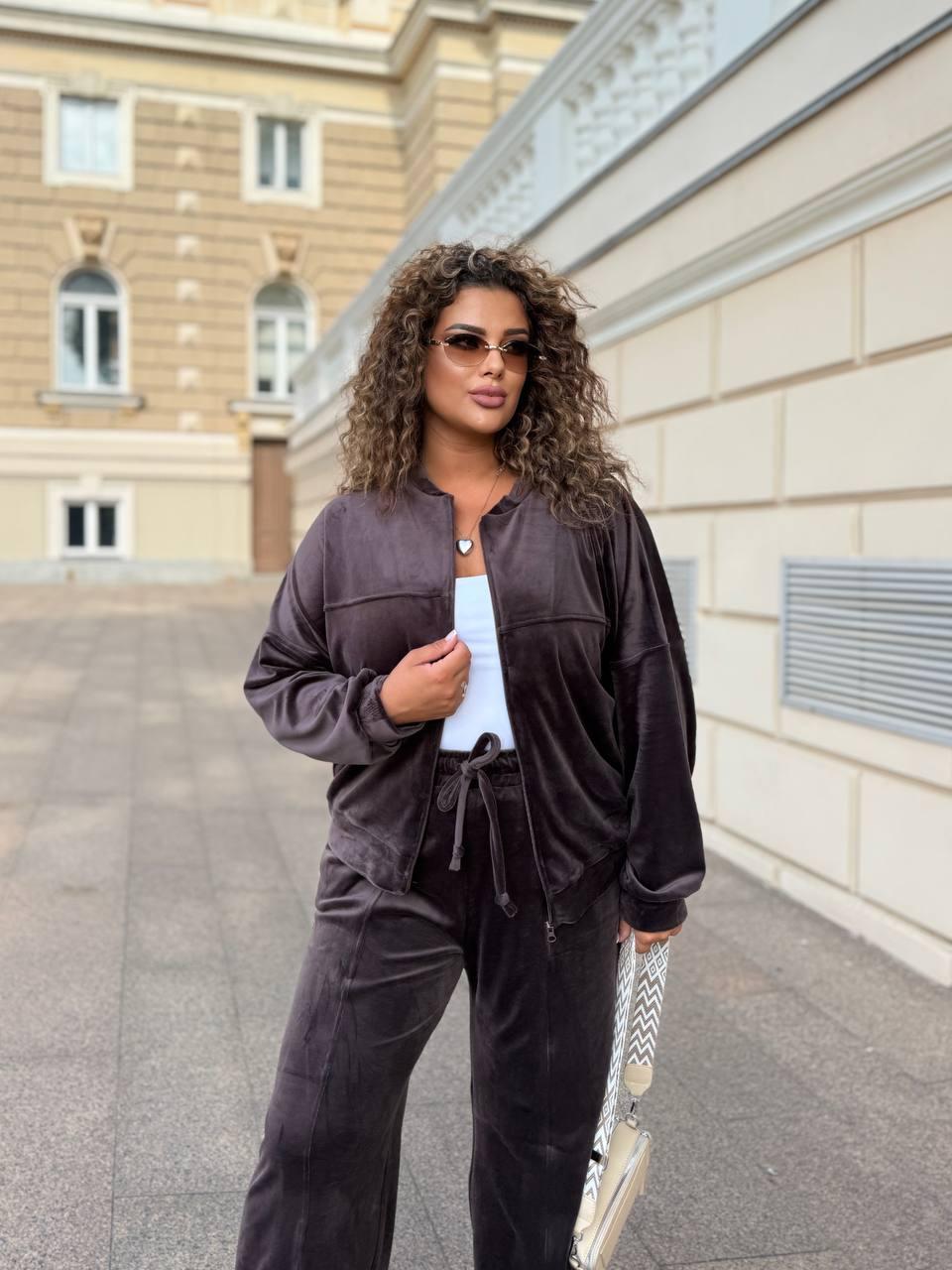 Велюровий спортивний жіночий костюм на молнії зі стрілками р.42-60 SPRING МОККО 769, фото 1