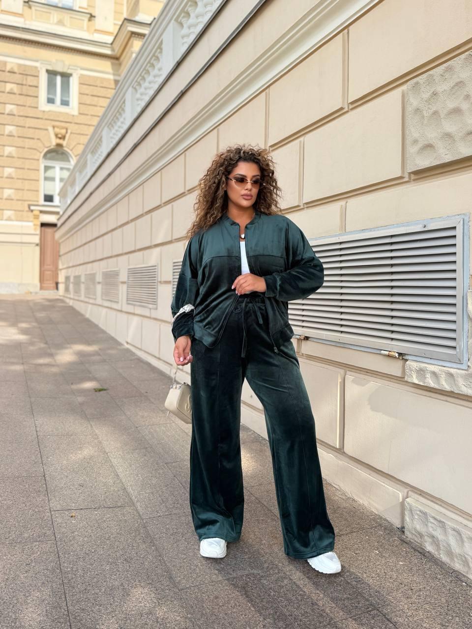 Велюровий спортивний жіночий костюм на молнії зі стрілками р.42-60 SPRING СМАРАГД 769, фото 1