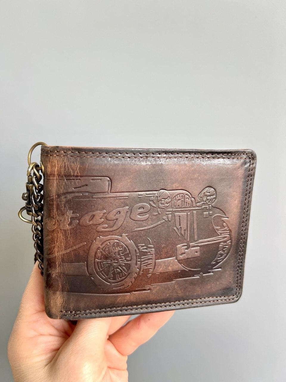 БРАК!!!УЦІНКА!!!Чоловіче шкіряне портмоне з ретро-автомобілем коричневе Always Wild N992C-VIN-C, фото 1