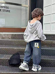 Модні дитячі джинси в синьому кольорі у 100 і 110 розмірі