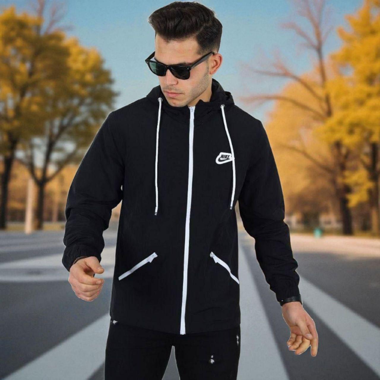 Молодіжна чоловіча легка вітровка Nike з капюшоном Куртка найк спортивна чорна водонепроникна, фото 1