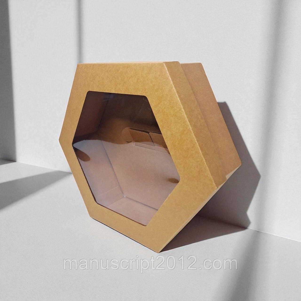 Коробка шестикутна з кришкою та вікном (300х360х100мм.) крафт