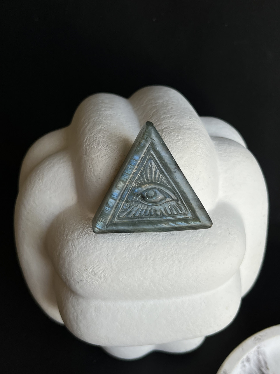 «Всевидюче око» лабрадор натуральний фігурка трикутник з лабрадору. Індія, фото 1