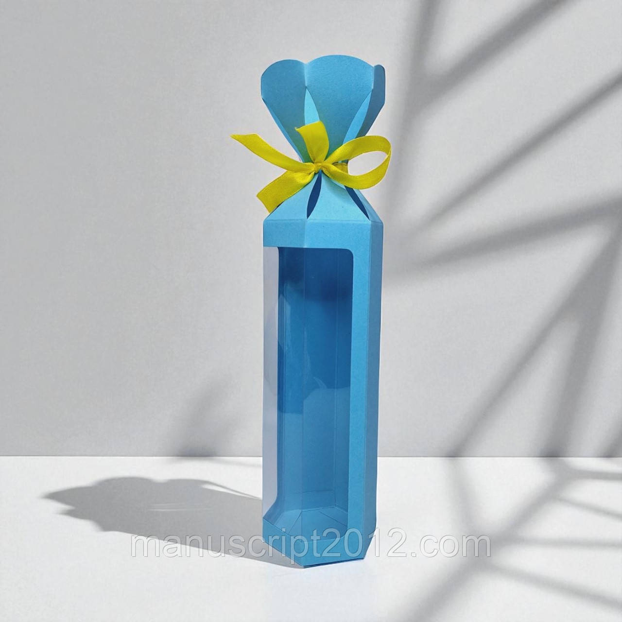 Коробка подарункова з вікном "Цукерка" (60х60х200мм.) блакитна