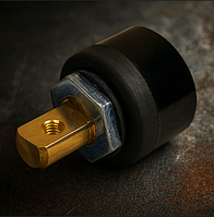 Вбудоване гніздо під кабель 10–25 мм² зі штирьовим з'єднанням для надійного монтажу на плату