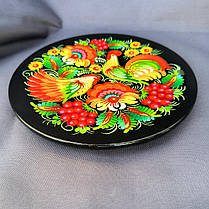 Тарілка 20 см у подарунковій коробці "Два півні" з авторським петриківським розписом, фото 3