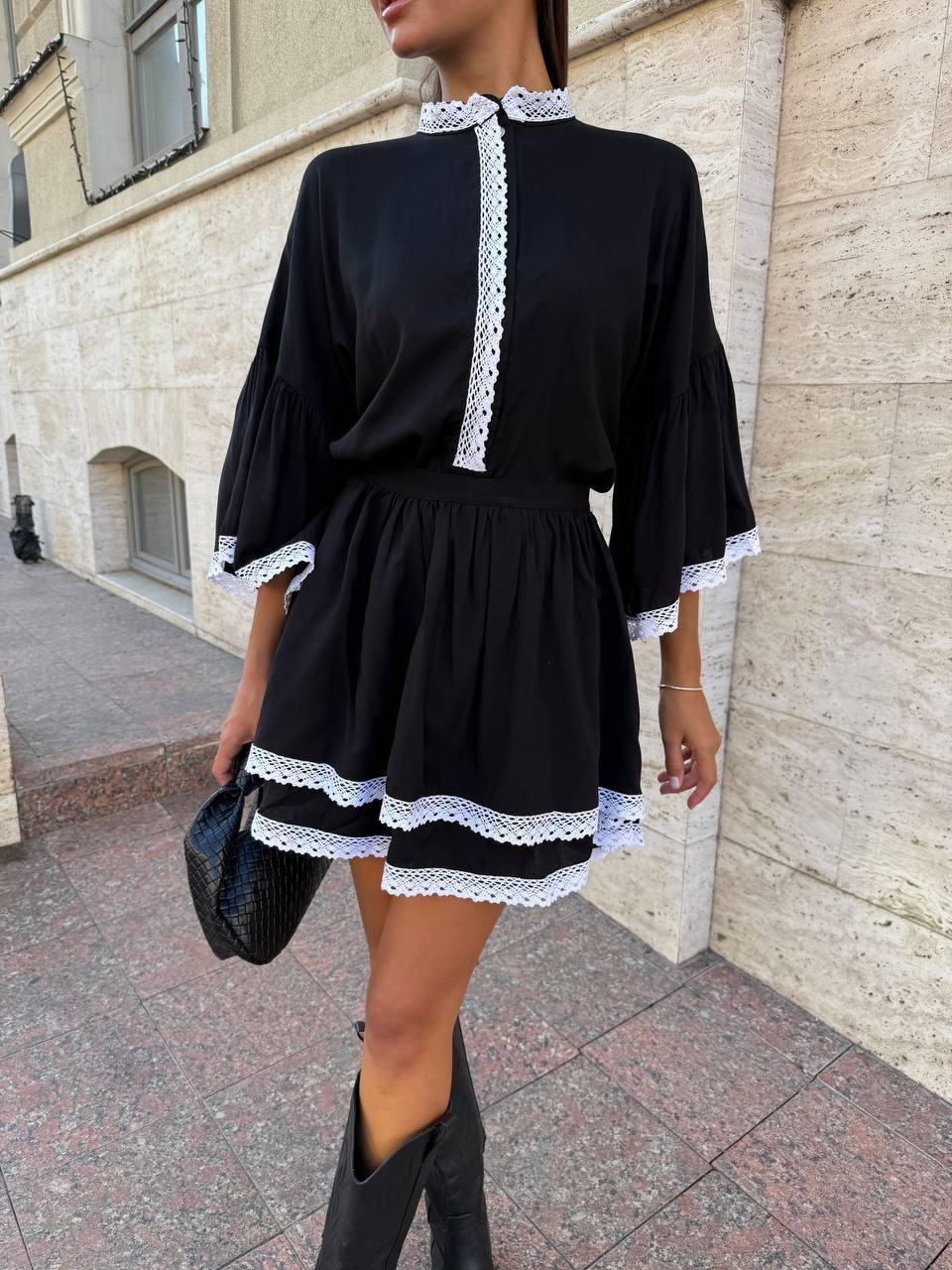 Чорна сукня з мереживною обробкою, фото 1