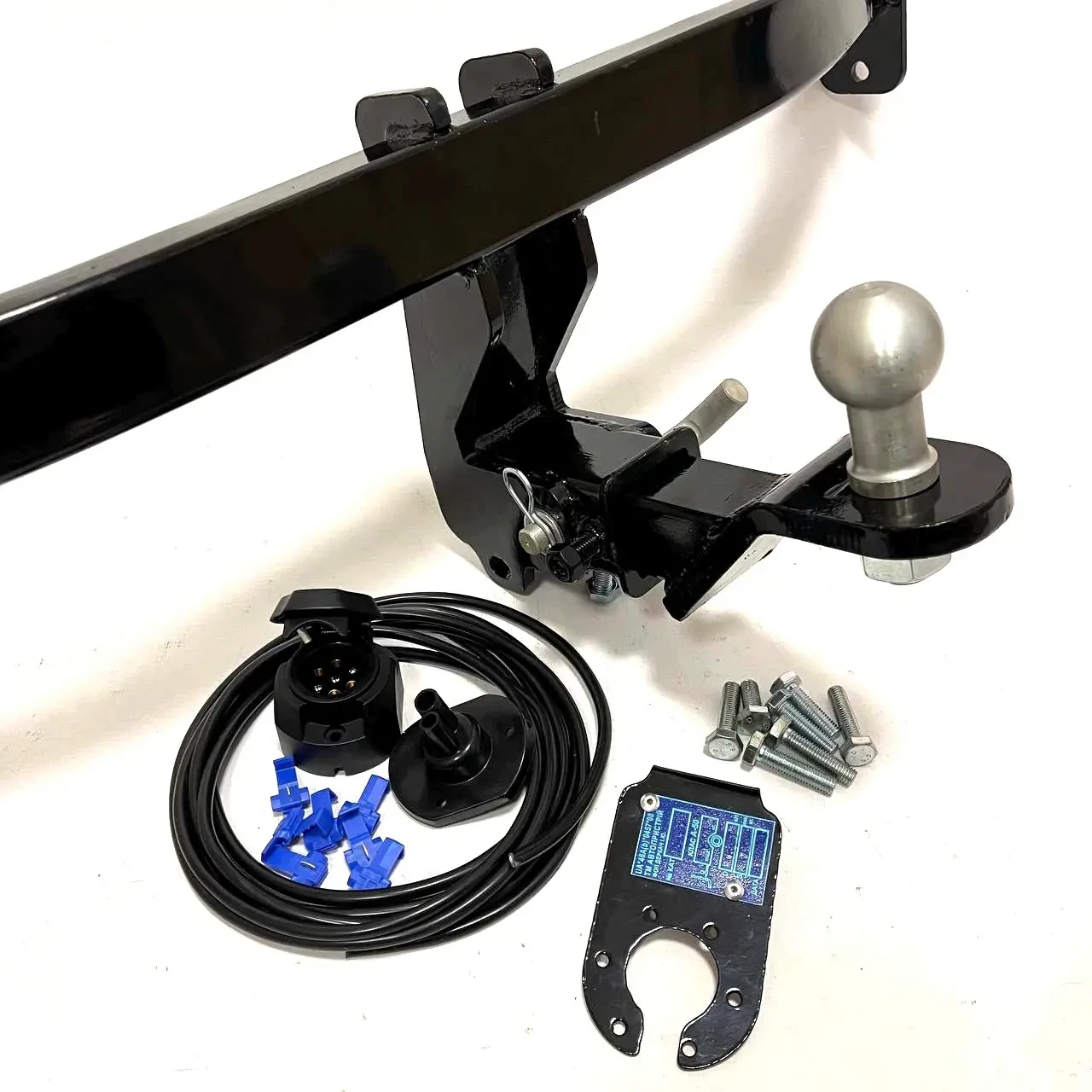 Фаркоп - Nissan NP300 Пікап (2008-2017) вставка під квадрат