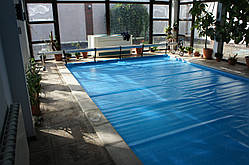 Накриття на басейнів в приміщенні