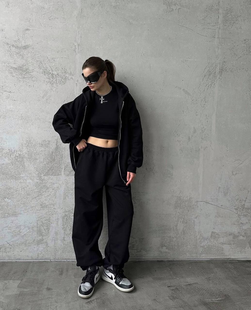 Стильний жіночий осінній базовий прогулянковий костюм широкі штани спортивна кофта худи на блискавці, фото 1