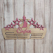 Вішалка для нагород вокал. Полиця для нагород з вокалу. Медальниця для співачки. Холдер для дипломів