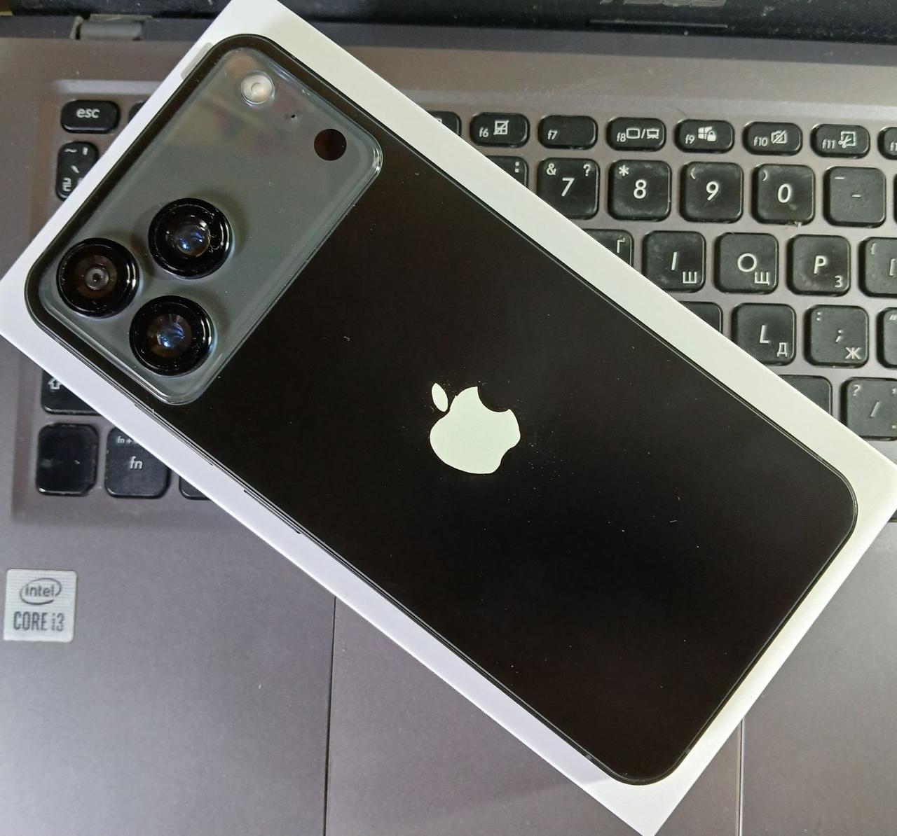 IPhone I17 PRO МАХ 7.6 " ЭКРАН 2 SIM 5G, ПАМЯТЬ 12/512 ГБ , 12 ЯДЕР, 4 КАМЕРЫ Android 14 - фото 1 - id-p2717079308