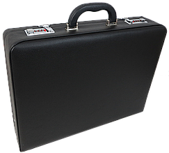 Елегантний дипломат, бізнес кейс з еко шкіри Portfolio чорний