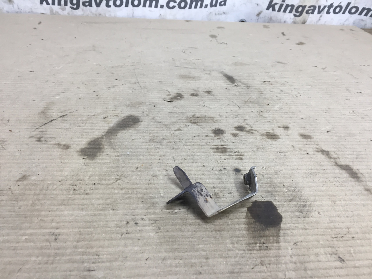 Кронштейн Skoda Octavia A5 06A971501, фото 1