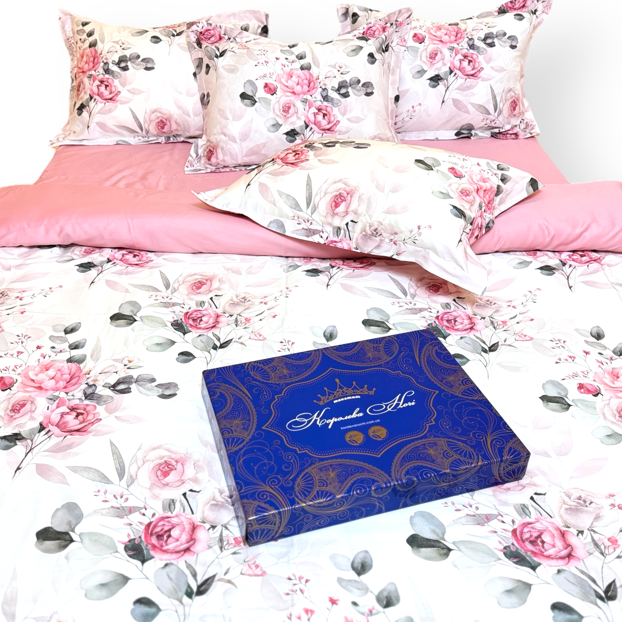 Постільна білизна Королева Ночі (Сатин Premium) | Полуторний комплект | 50х70 | Квіти на білому та рожевому, фото 1