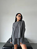 Жіночий в'язаний костюм зі спідницею пліссе і светром оверсайз з горловиною, фото 2