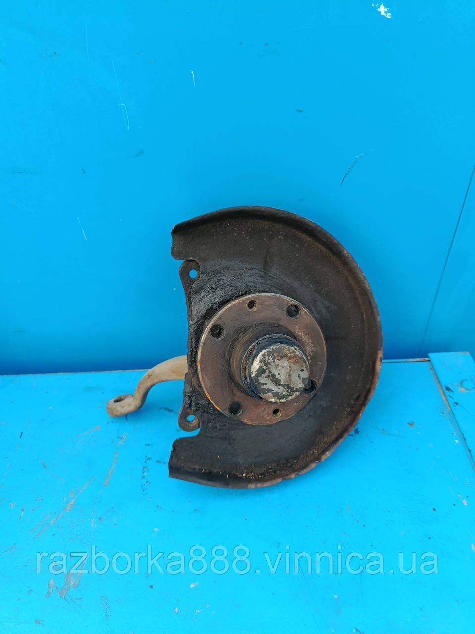 Маточина з поворотним кулаком ВАЗ 2101 2102 2103 2104 2105 2106 2107 права б у, фото 1