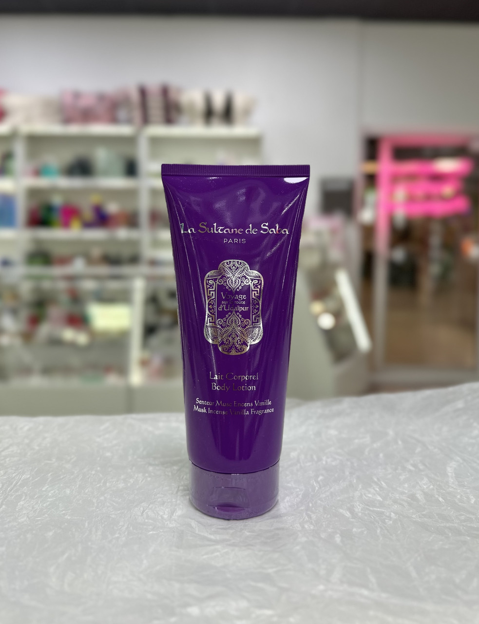 Молочко для тіла з ароматом мускусу, ладану та ванілі  La Sultane De Saba Voyage sur la route d’Udaipur Body Lotion 200мл